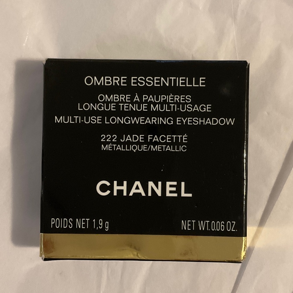 CHANEL Multi-Use Longwearing Eyeshadow - Jade Metallic